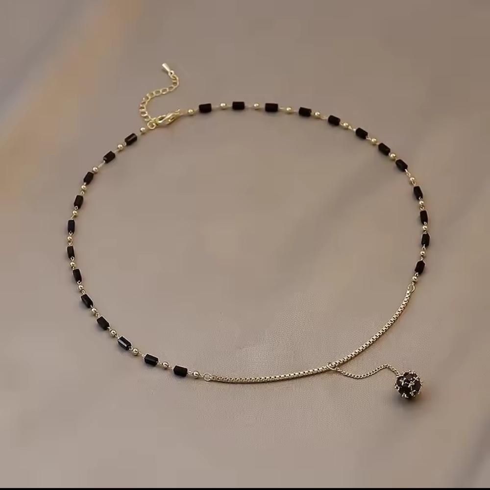 18K Gold Minimalist Black Beaded Pendant Necklace